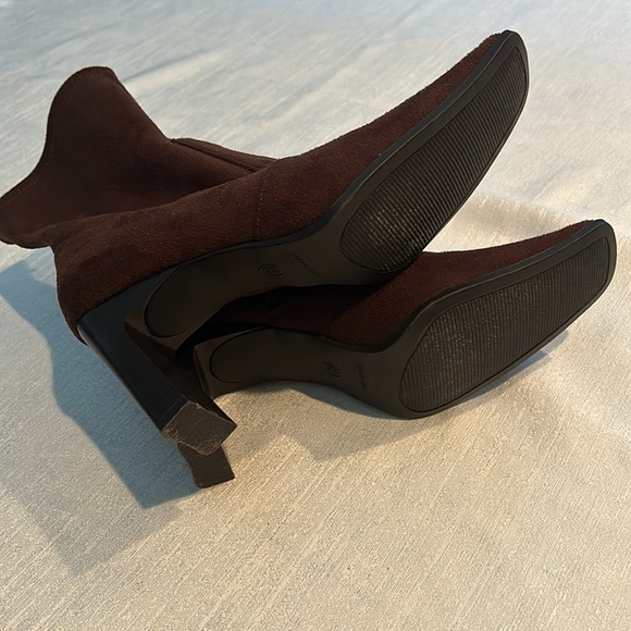 Predictions Women’s Brown Ankle Heeled Boots w/ square heel Size 8.5 Preowned - Picture 15 of 16